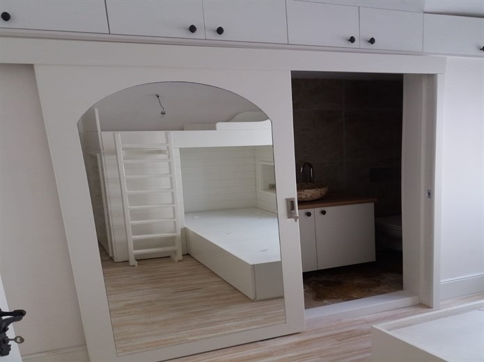 Bozcaada Murat Gençoğlu İç Mekan ve Mobilya Uygulaması